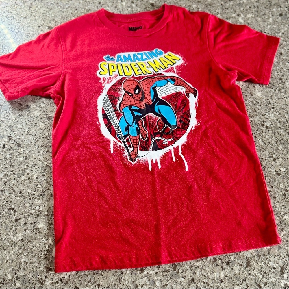 Marvel l Red Spider-Man Tee l Boy’s Size: M (8)